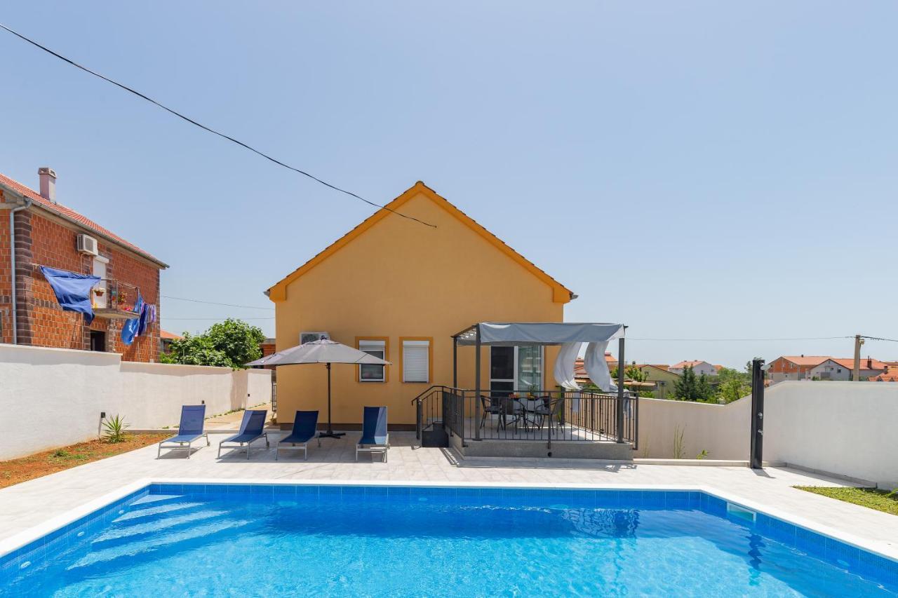 Family And Friends Private Heated Pool With Jacuzzi Vila *