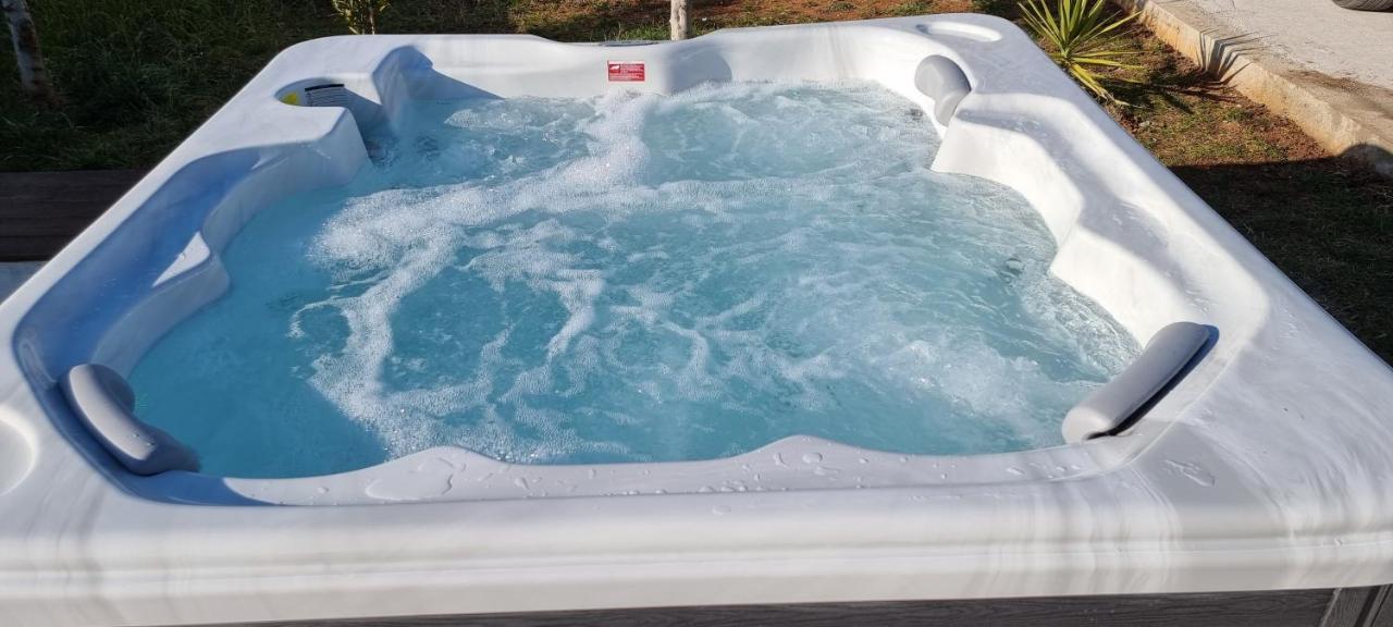 Vila Family And Friends Private Heated Pool With Jacuzzi *
